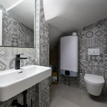 Exclusive Porto Affittacamere 3*